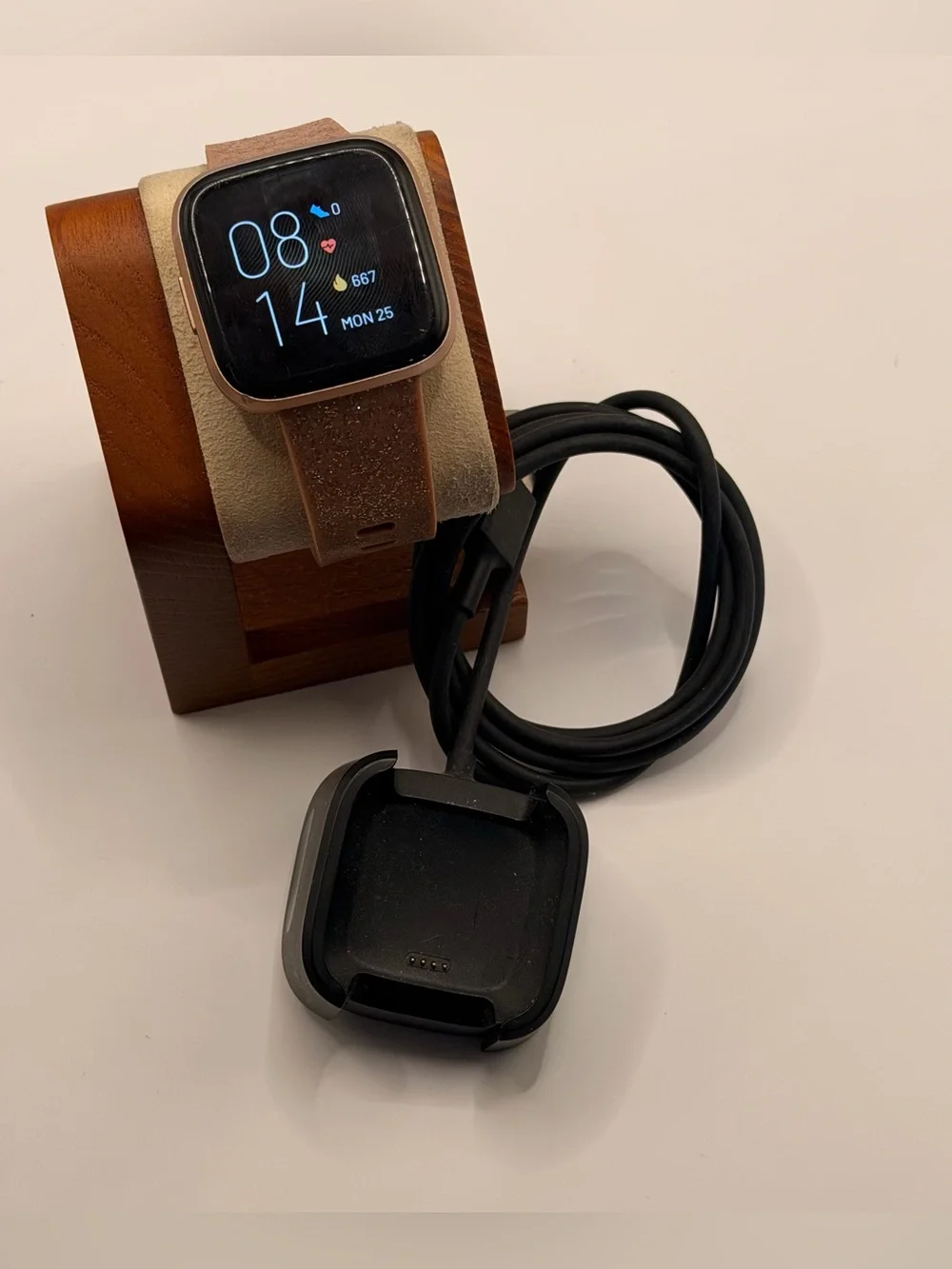 Fitbit Versa 2, Tested, Charger Included, rose Gold Case, Fitness Tracker